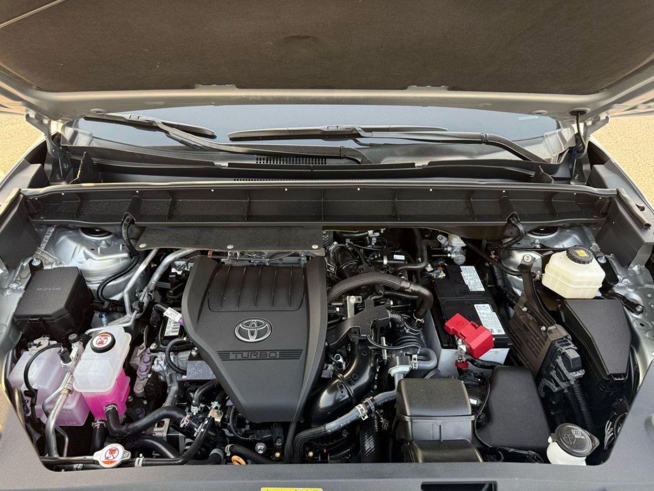 Toyota Highlander TOYOTA HIGHLANDER LE | FULL OPTION | CLEAN WITHOUT PAINT | 2.5L 4 CYLINDERS | UAE PASS