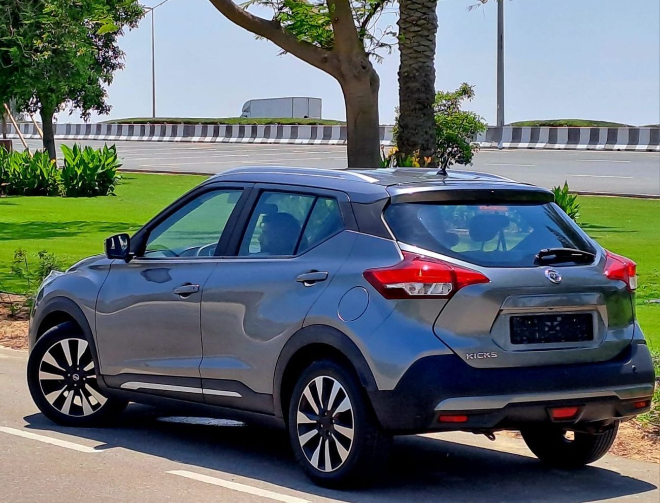 Nissan Kicks SL 1.6L 2018 1.6SL FULL OPTION GCC (620/-MONTHLY)