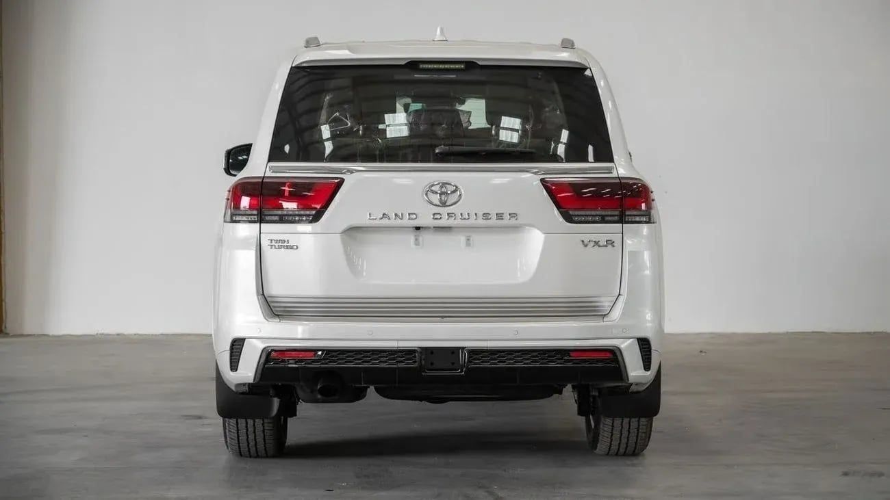 Toyota Land Cruiser VXR LAND cruiser VXR 3.5 petrol 2026