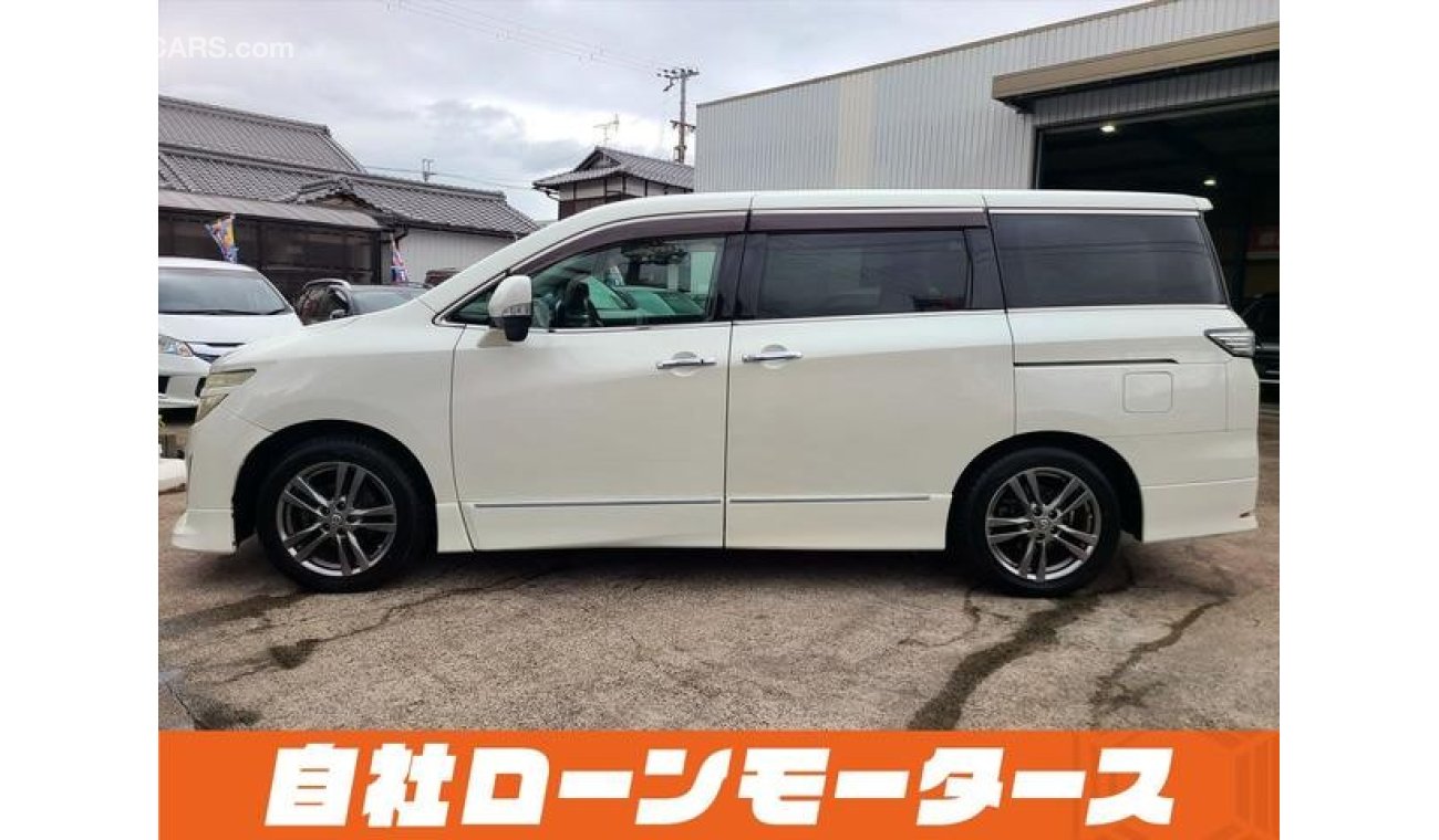 Nissan Elgrand TE52