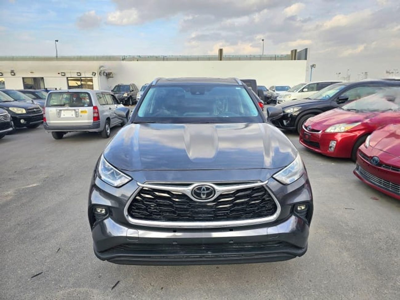 Toyota Highlander XLE-Non Hybrid-3.5L-AWD-LHD-American specs-6 Cylinders-petrol-Automatic-7 Seats-5 Doors