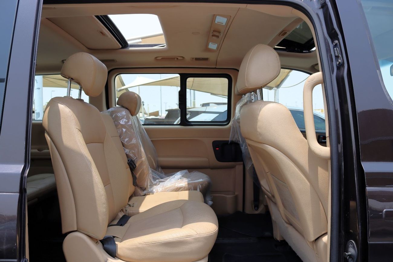 هيونداي H-1 متوسط المواصفات خالية من الحوادث - خليجي - فتحتين سقف - رقم واحد الفل - بحالة الوكالة من الداخل والخ