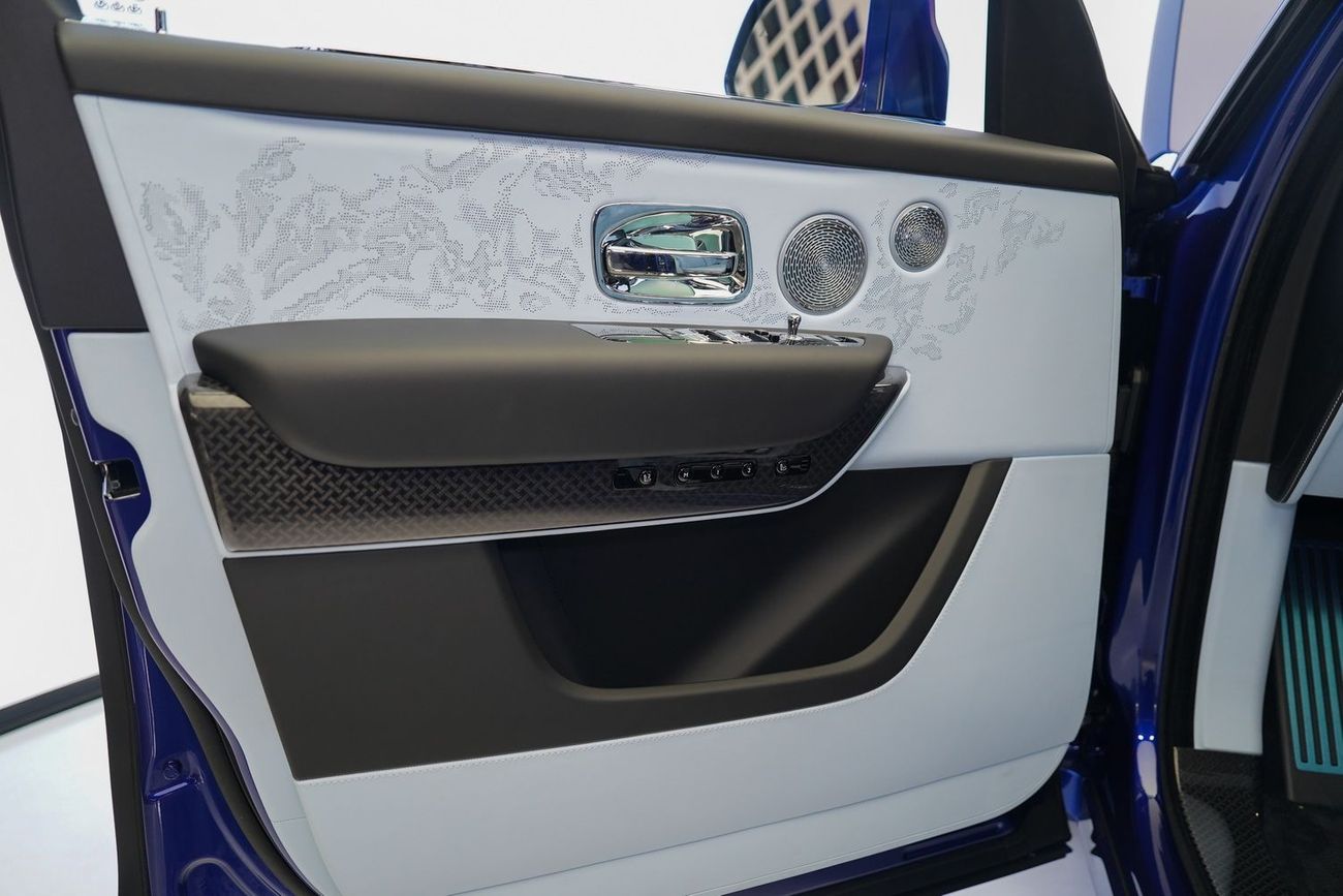 رولز رويس كولينان BLACK BADGE