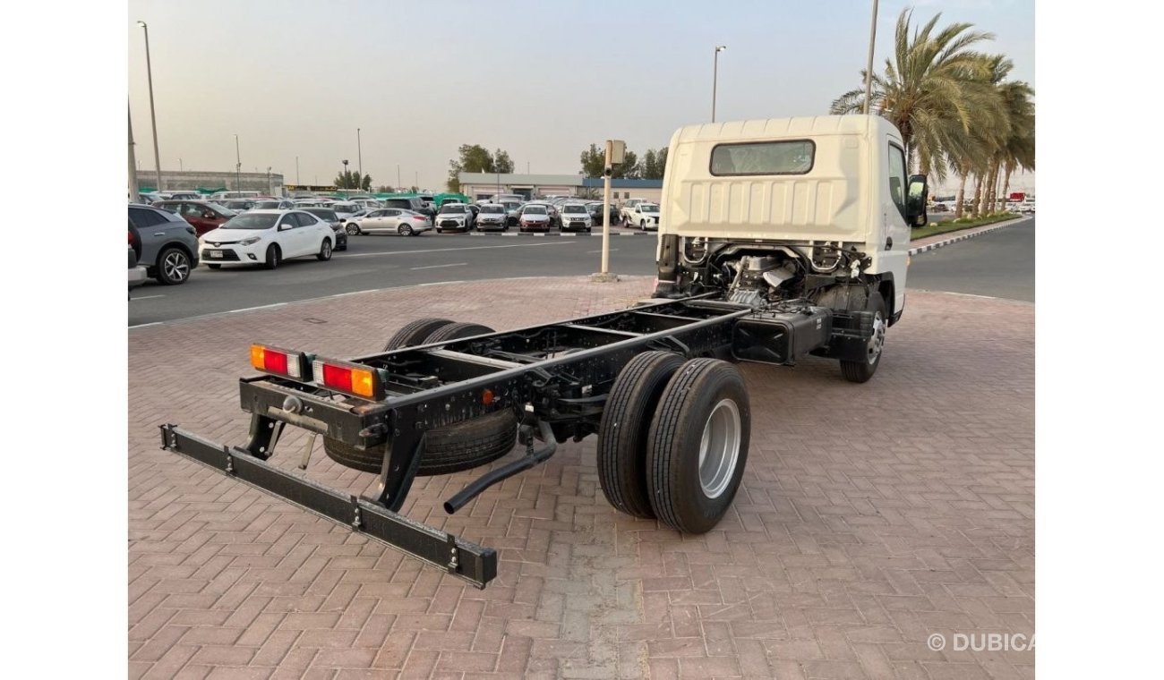 ميتسوبيشي كانتر Fuso 14-ft Long Chassis 4.2L without Turbo