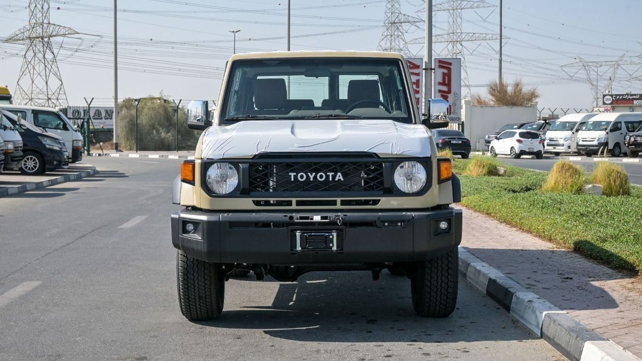 تويوتا لاند كروزر 70 LC71 FULL ECTAGR013 - 2026 Toyota LC71 SWB - High Option - 4.0L Petrol Auto - Beige - Full Options with Winch