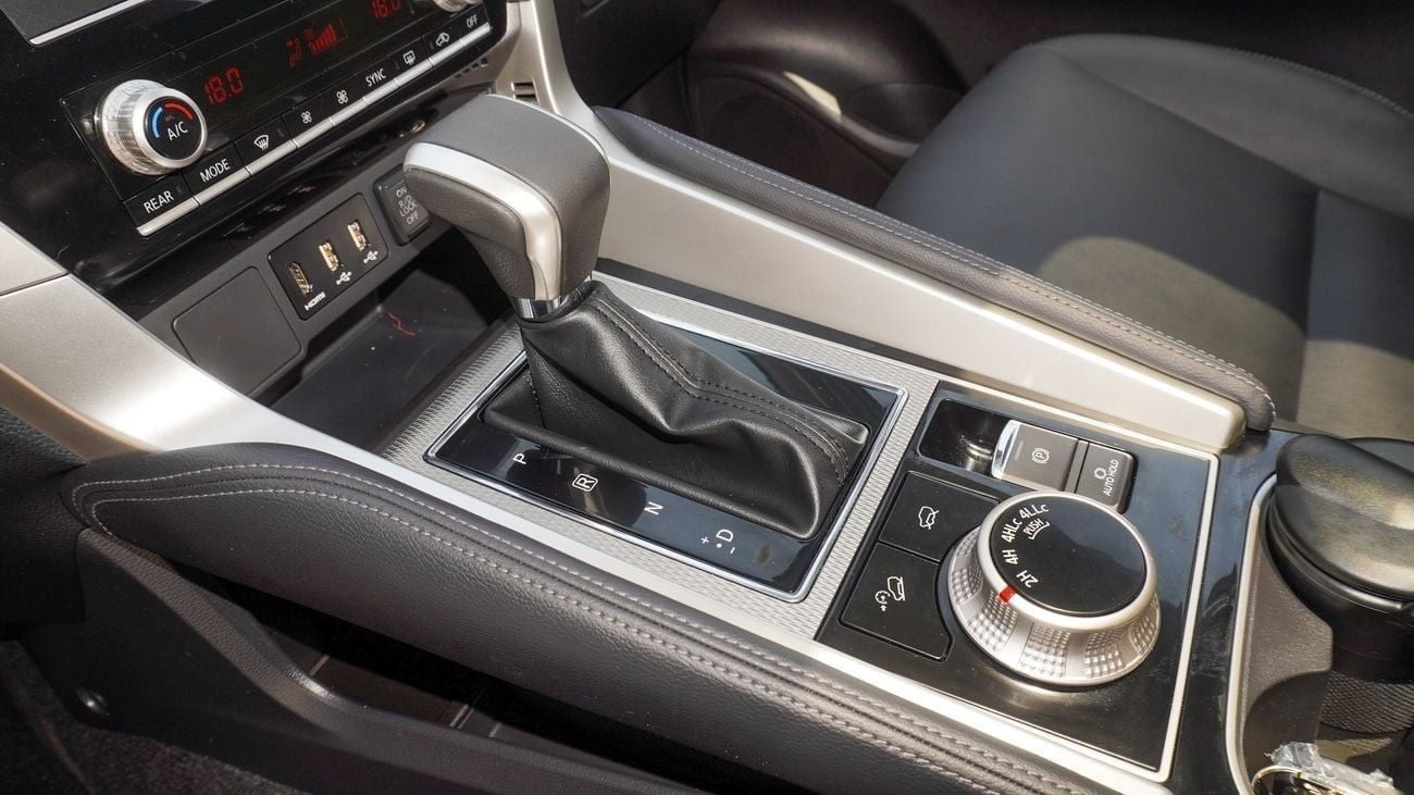 Mitsubishi Montero Sport Brand New Montero Sport 2025 Export 3.0L 4WD Petrol|White/Black|MONTEROSPORT-GLS-PREM-25|