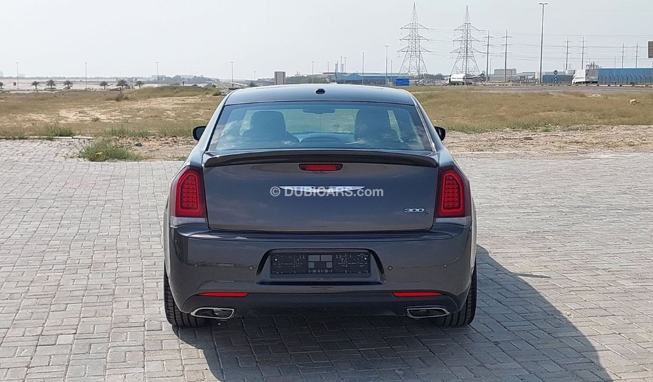 Chrysler 300s Brand New 3.6L V6 2022 GCC Agency Warranty