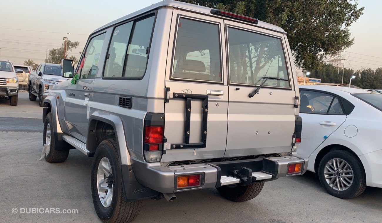 Toyota Land Cruiser Hard Top 4.0 MODEL 2021 GCC ( ALLOY WHEELS / WINCH )