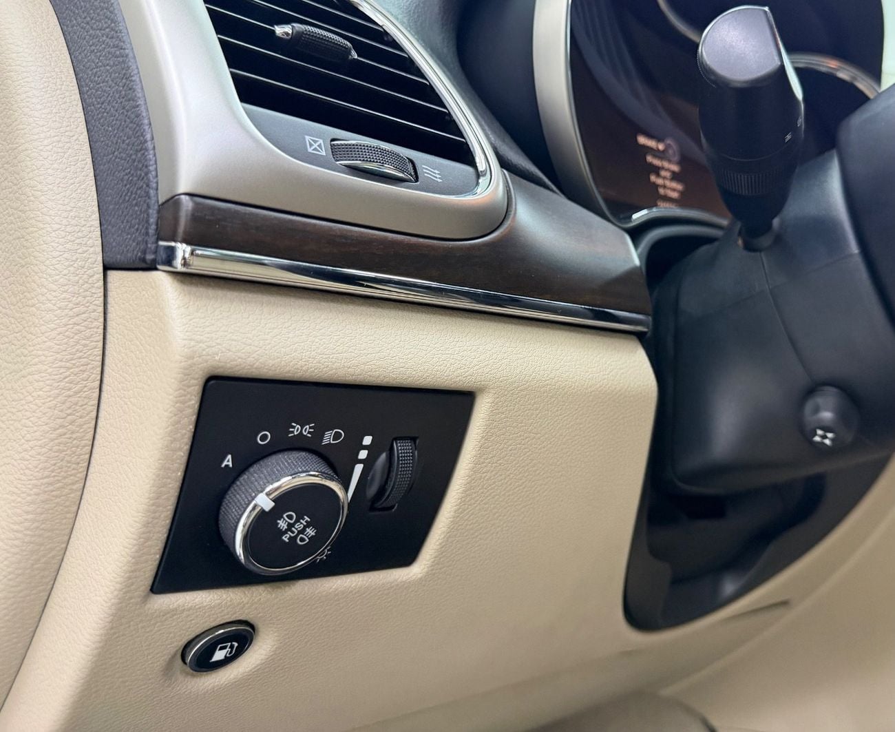 Jeep Grand Cherokee LIMITED GCC .. FSH .. Original paint .. V6 .. Perfect Condition