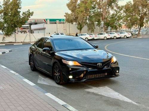 تويوتا كامري SE 2.5L (204 HP)