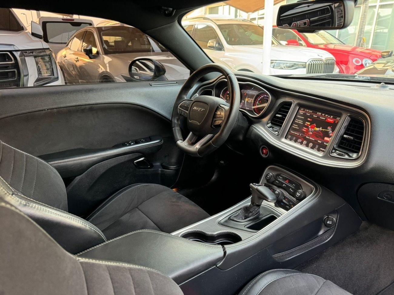 دودج تشالينجر SRT هيلكات دودج جالنجر 2015 خليجي 707 حصان بحالة ممتازة