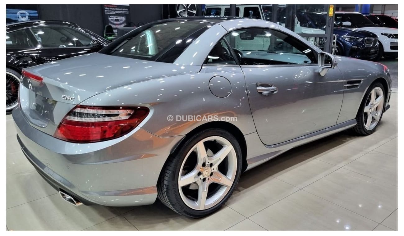 Mercedes-Benz SLK 350 Sport MERCEDES SLK 350 GCC IN BEAUTIFUL CONDITION FOR 45K AED