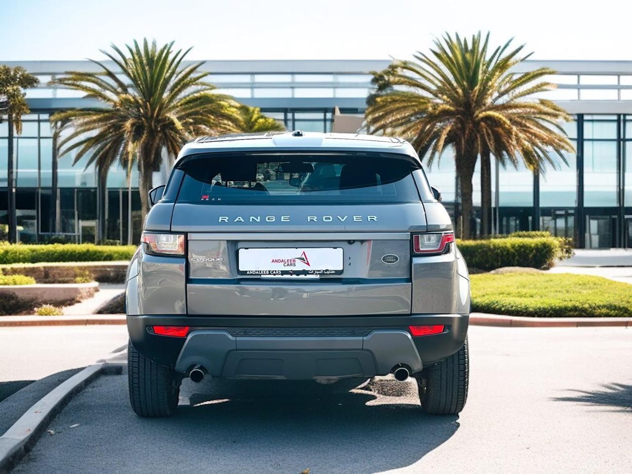 لاند روفر رانج روفر إيفوك SE 2.0L SUV (5 Door) | 2016 | GCC SPECS | AED 1,220 PER MONTH