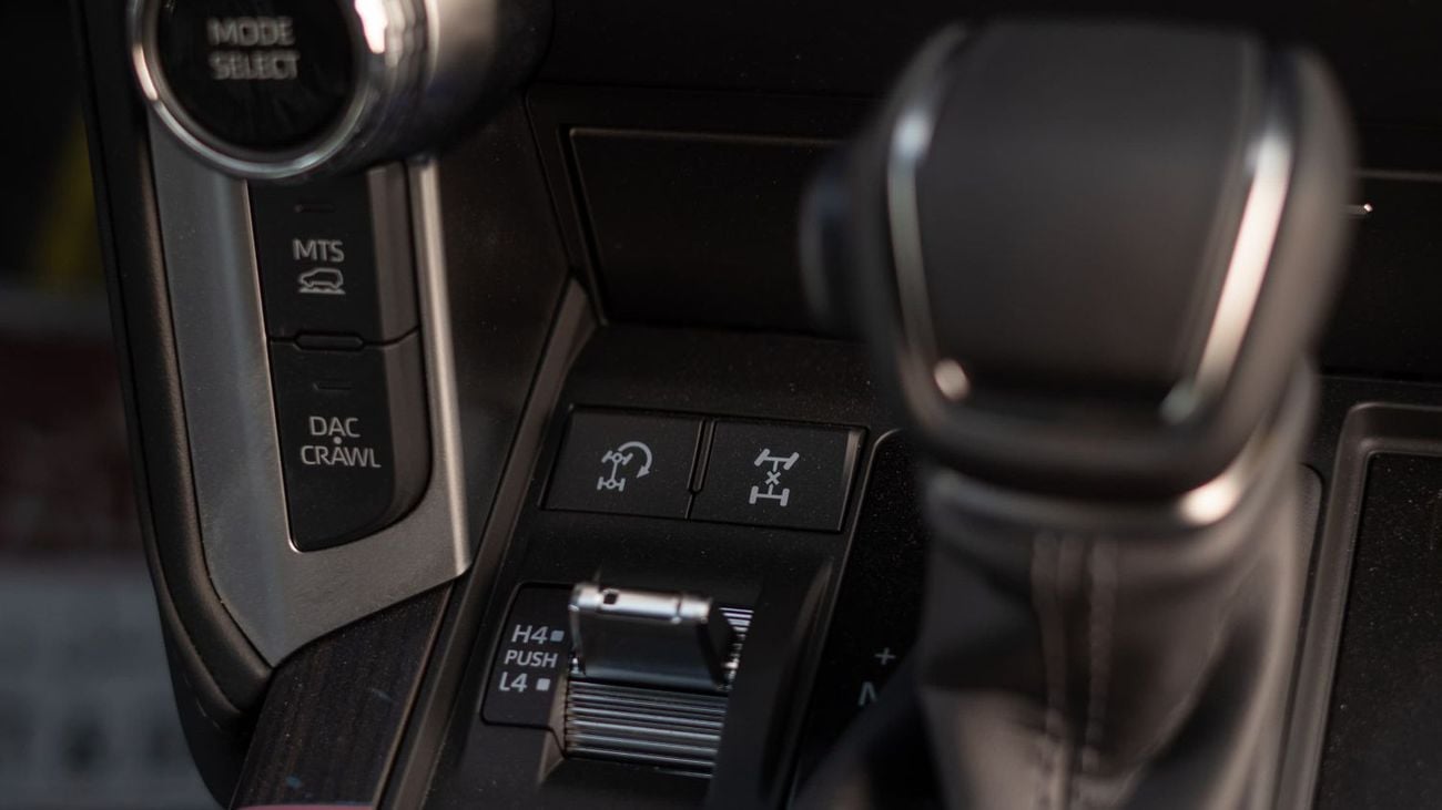 Toyota Land Cruiser LC300 VX V6 3.5L Petrol Twin-Turbo 2025YM Full Option