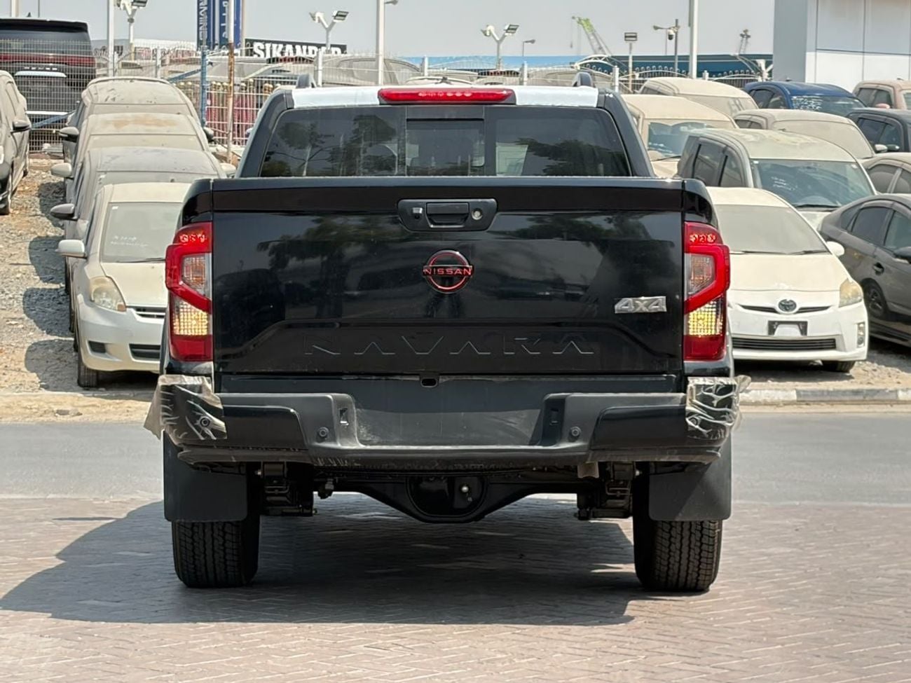 Nissan Navara 2.5L V4 DIESEL | ELECTRIC WITH LEATHER SEATS | PUSH START | 360* CAMERA And Much More | 2025MY