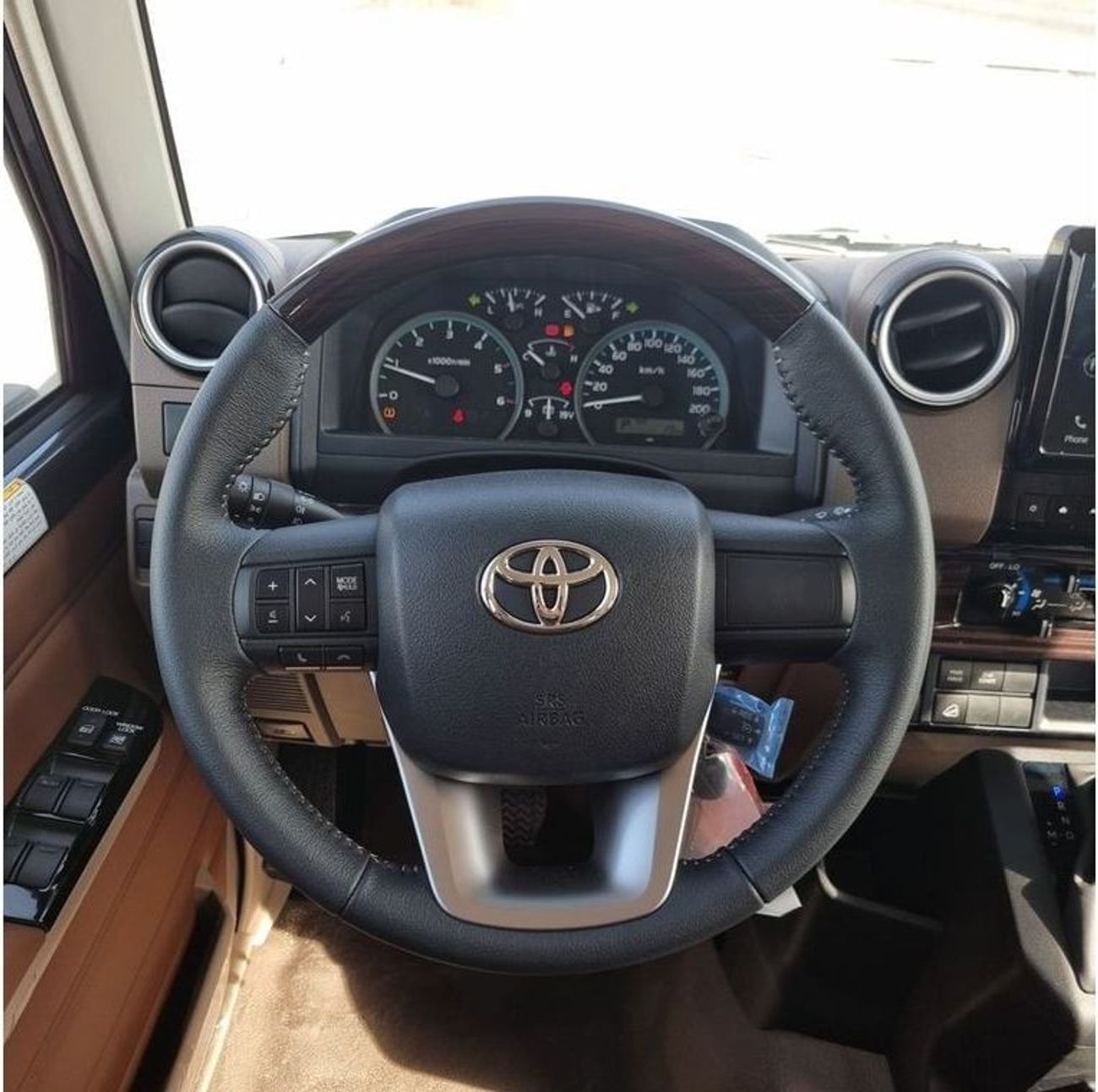 تويوتا لاند كروزر بيك آب TOYOTA LC 79 2.8 DOUBLE CABIN DIESEL FULL OPTION