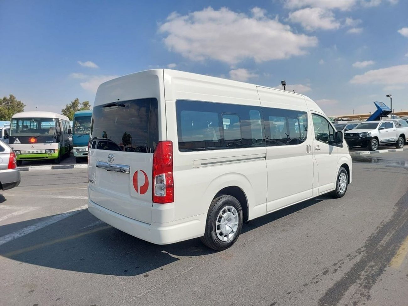 Toyota Hiace TOYOTA HIACE COMMUTER VAN RIGHT HAND DRIVE(PM02363)
