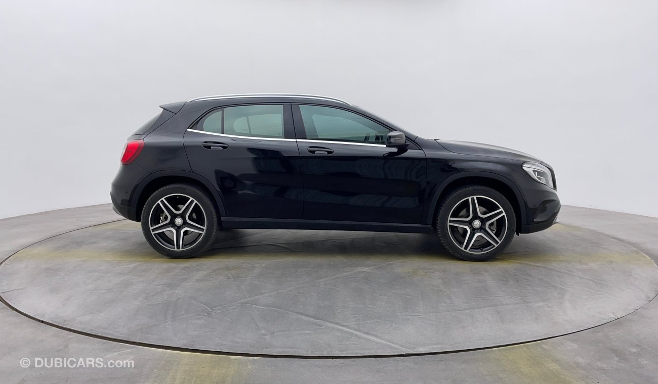 Mercedes-Benz GLA 250 GLA250 2000