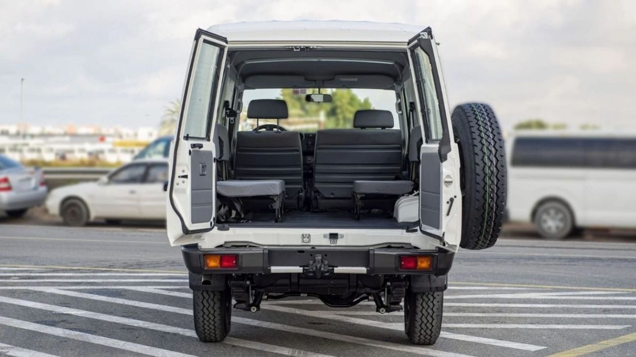 Toyota Land Cruiser 70 LAND CRUISER LC78 4.5L V8 DIESEL 3DOOR