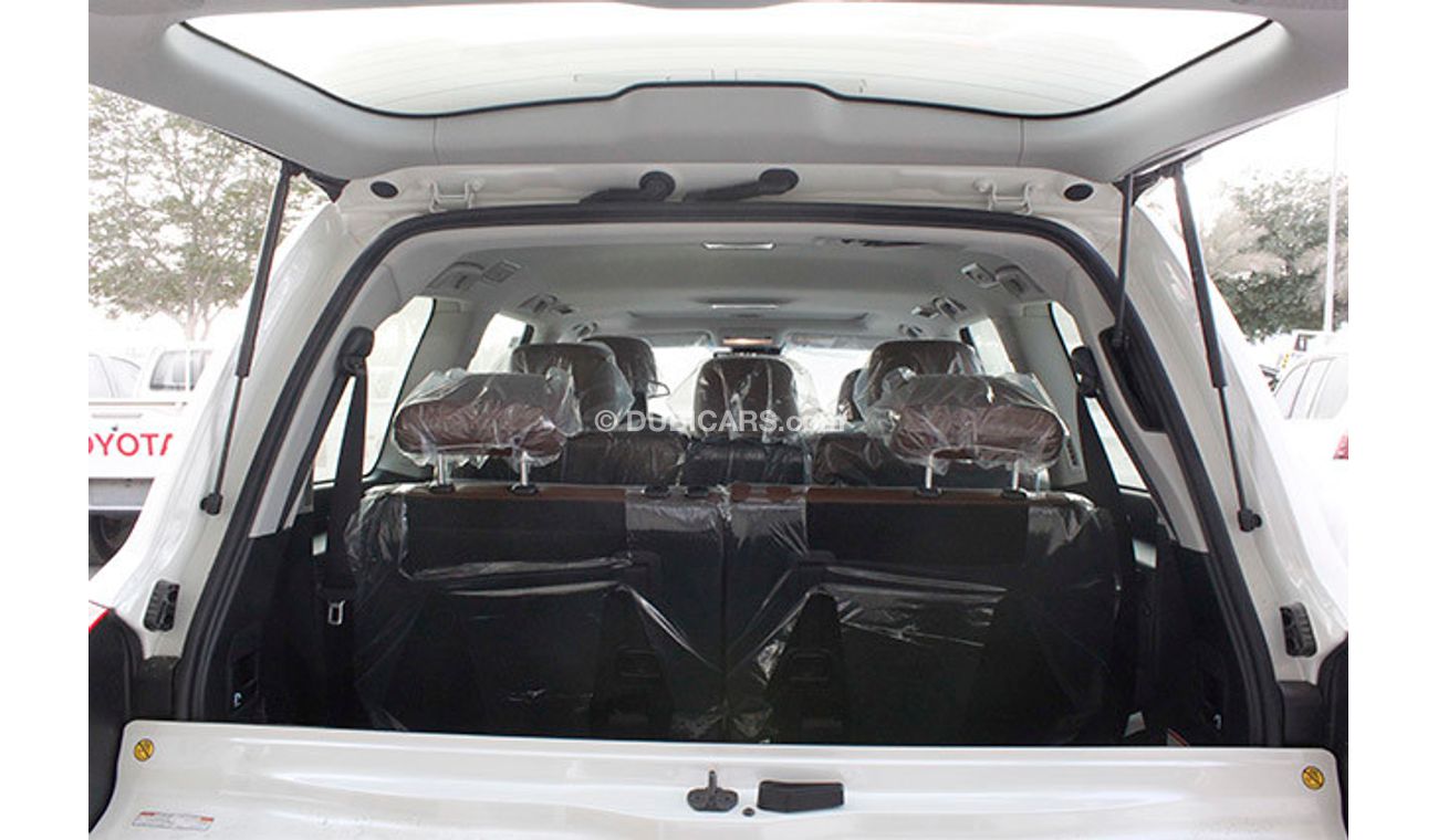 تويوتا لاند كروزر 5.7L PETROL  VXR  MY17