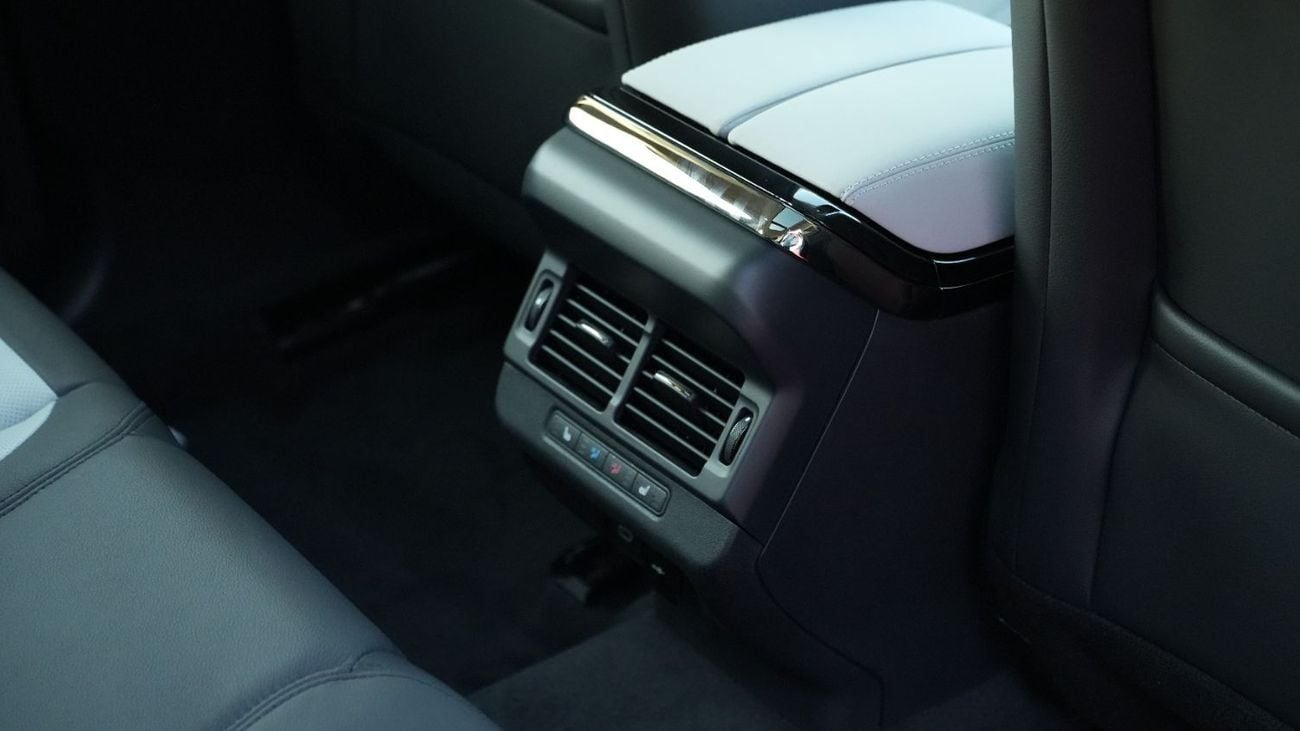 لاند روفر رانج روفر إيفوك Autobiography P250 2.0L Tribeca Blue 2025 MY Export Only