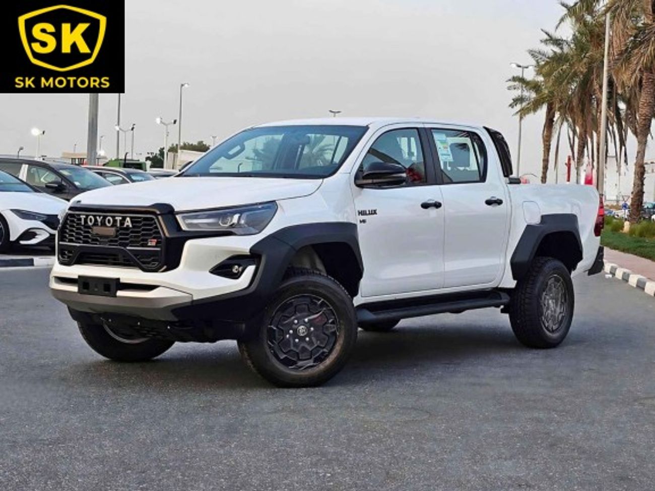 تويوتا هيلوكس GR SPORT / 4.0L V6 / DRIVER POWER SEAT WITH ROLL BAR / "4" CAMERAS (CODE # HPGRV6AF)