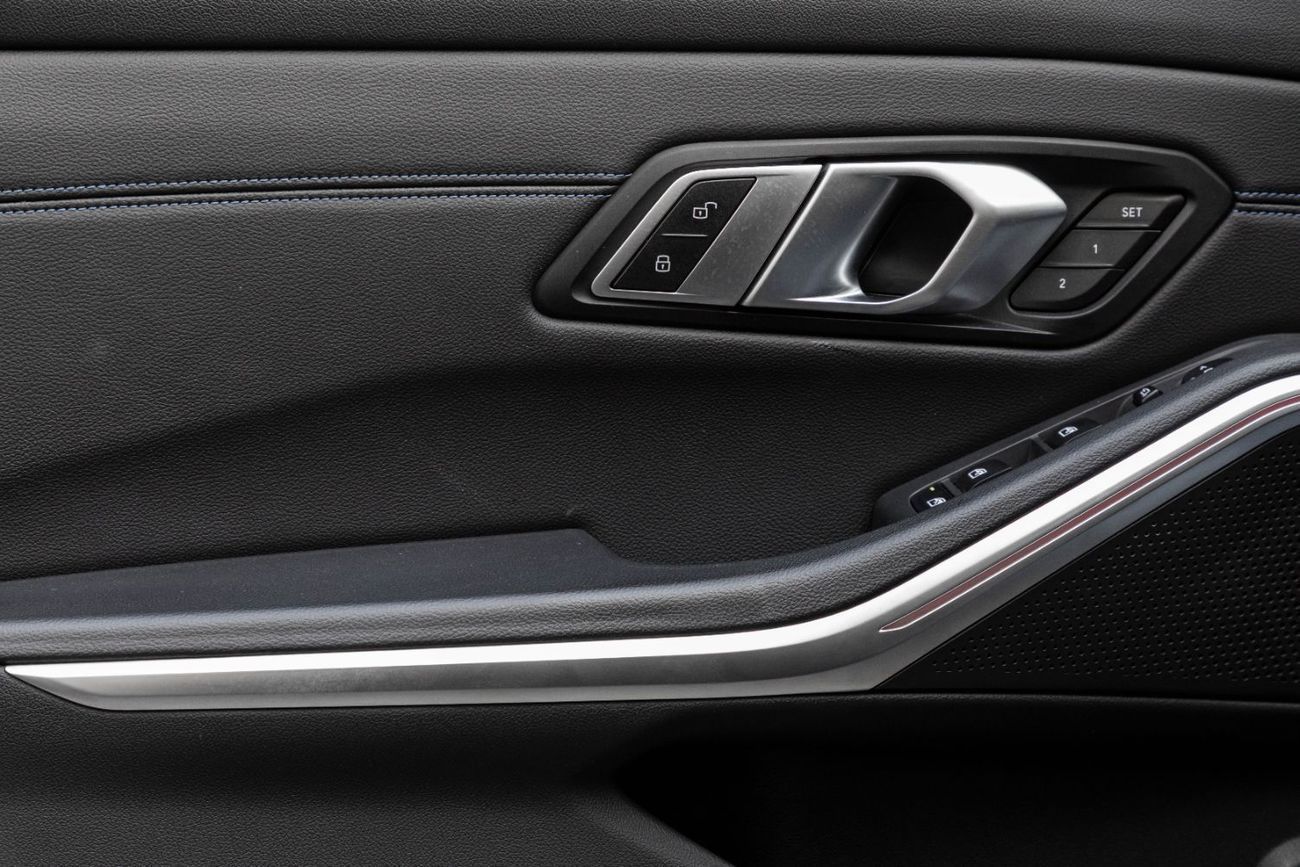 بي أم دبليو 330i 330i M-Kit | 2,350  P.M  | 0% Downpayment | Immaculate Condition!