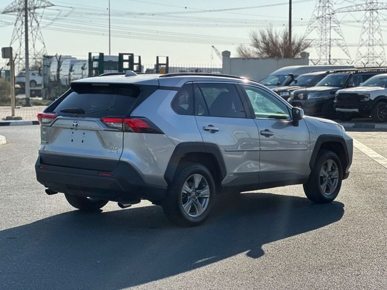 Toyota RAV4 Hybrid XLE 2.5L full option