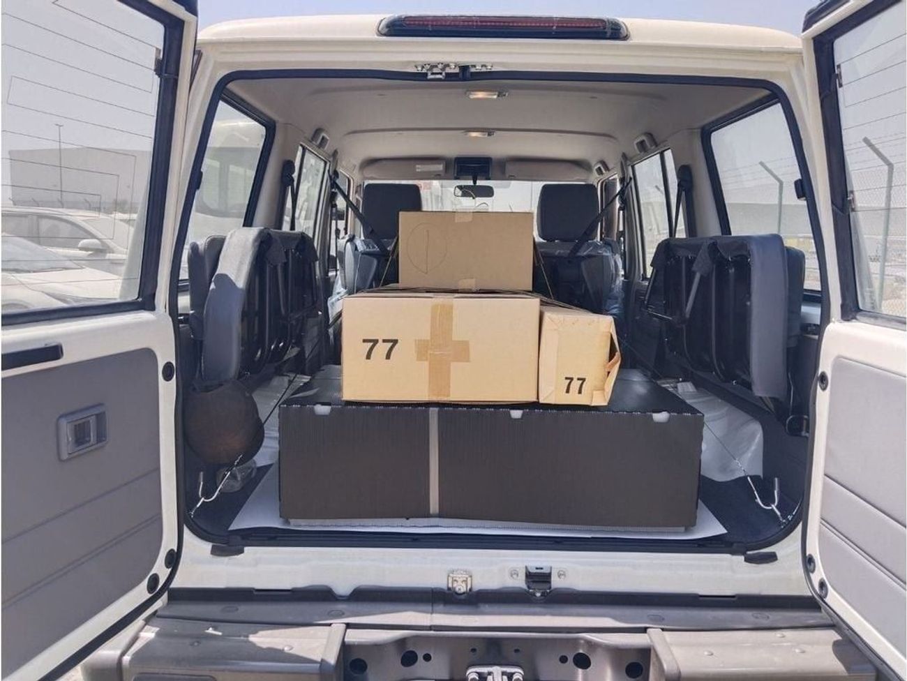 Toyota Land Cruiser 70 TOYOTA LC76 I 4.2L DIESEL I HARD TOP I 05 DOOR I V6 I 2025