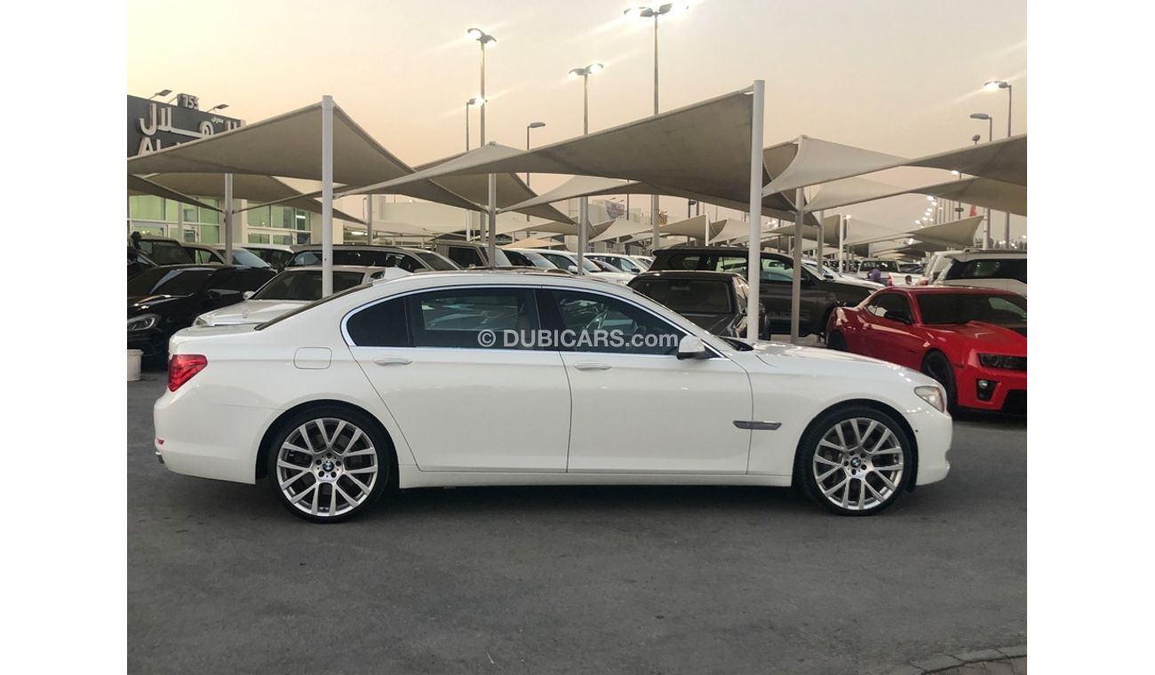 BMW 750Li BMW 750 model 2012 GCC car prefect condition full option sun roof leather seats back camera back air