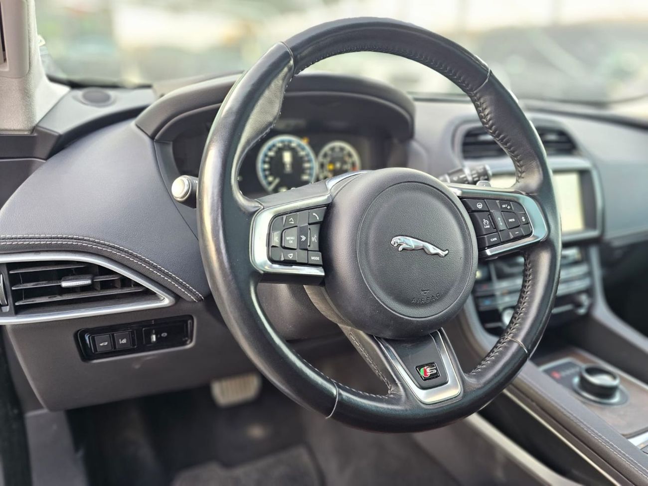 جاكوار F بيس S 3.0L (400 HP)