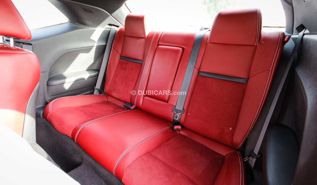 Dodge Challenger Hemi SRT