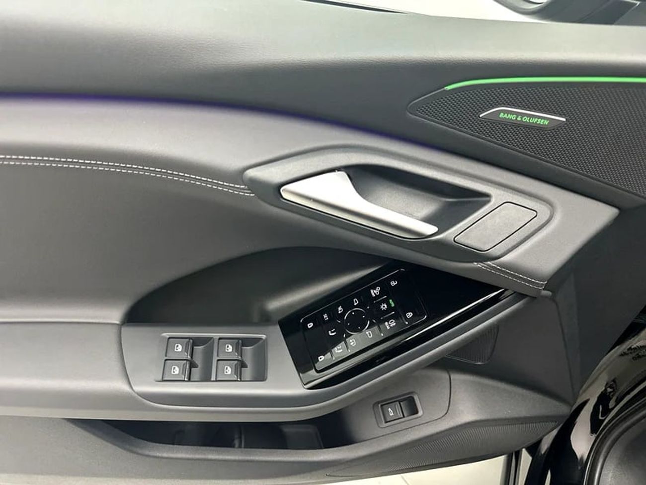 Audi etron Q6 SUV quattro 387hp (Ref# 012607)