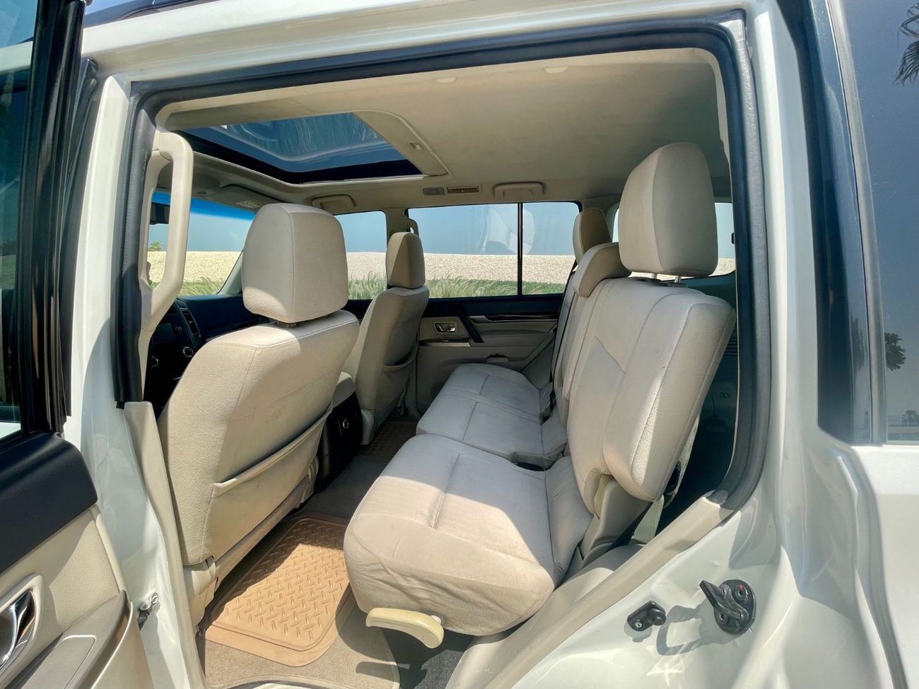 Mitsubishi Pajero GLS Mid Banking facilities without the need for a first payment