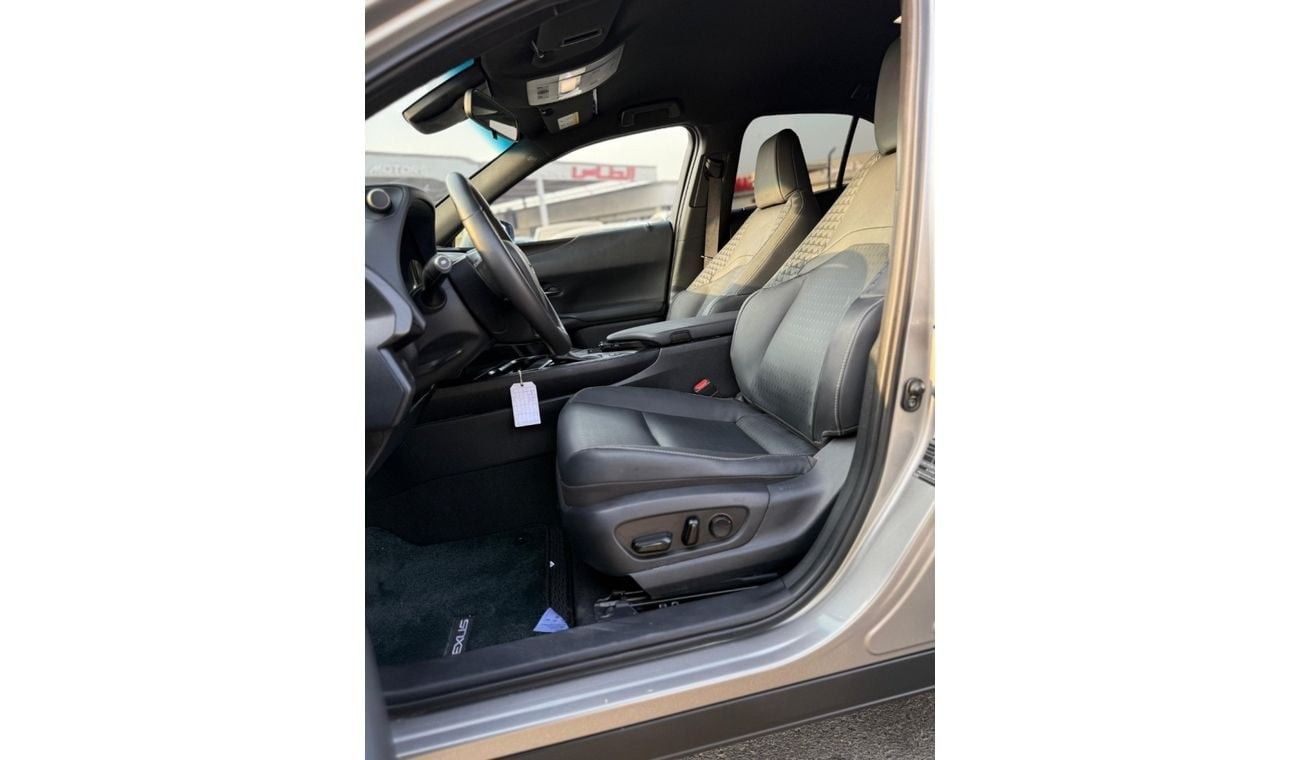 Lexus UX250h LEXUS UX250 Hybrid Premium