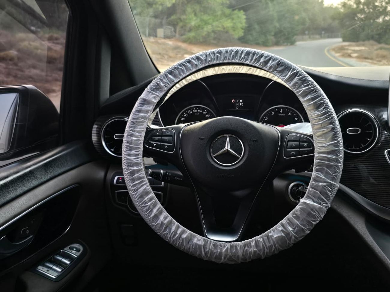 Mercedes-Benz V 250 Std 2.1L MERCEDES V-250 2020 GCC // 2KEYS // FULL OPITION // PERFECT CONDITION