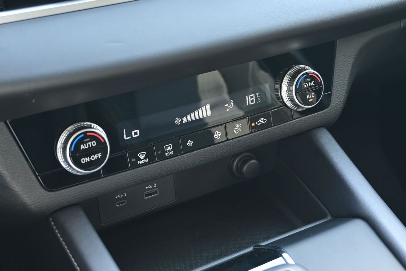 Mitsubishi Outlander Mitsubishi Outlander Hi-Line 2.5L Petrol 4WD, Model 2025, Color Black