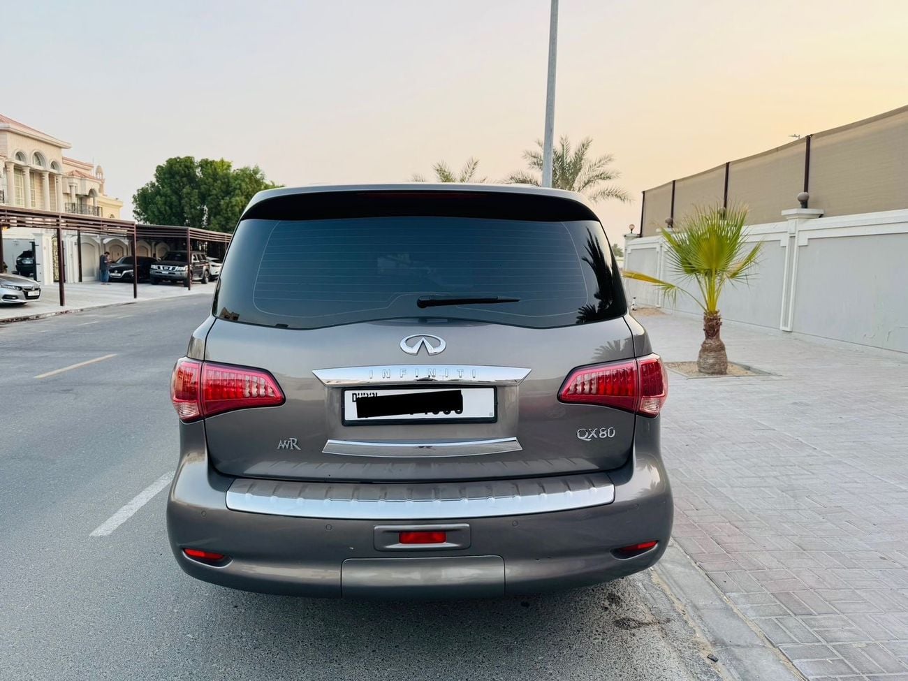 Infiniti QX80