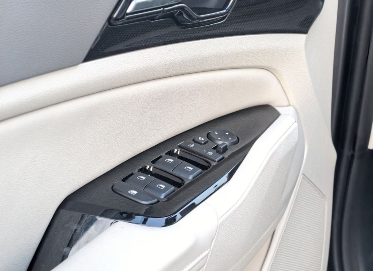 كيا سبورتيج DLX 2025 KIA SPORTAGE 1.5L PREMIUM PETROL FULL OPTION WITH POWER SEAT,WIRELESS CHARGER,POWER TRUNK,3