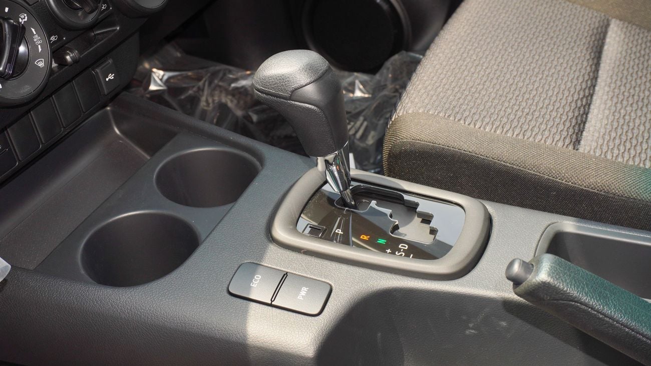 Toyota Hilux 2.7L 4WD A/T