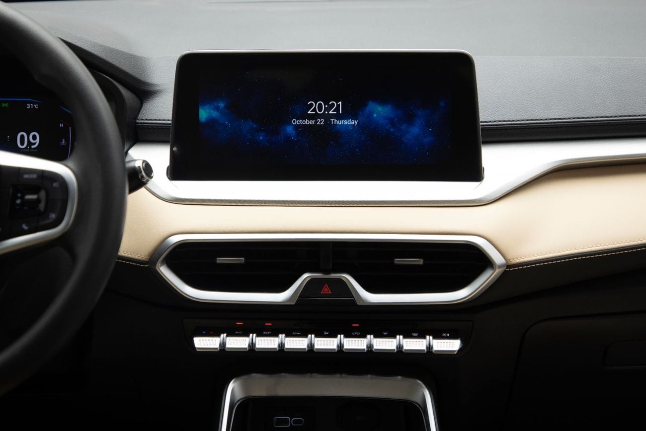 Kaiyi X3 Pro Luxury 1.5L - White Inside Silk Beige | Export Only