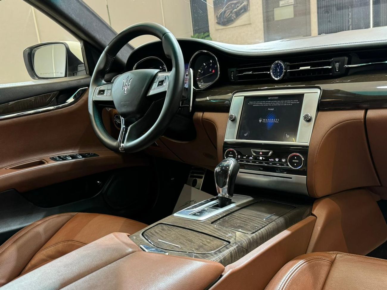 مازيراتي كواتروبورتي S Q4 3.0L (530 HP) SPECIAL MASERATI QUATTROPORTE S V6 ENGINE || GCC SPECS || ACCIDENT FREE || TOP OF