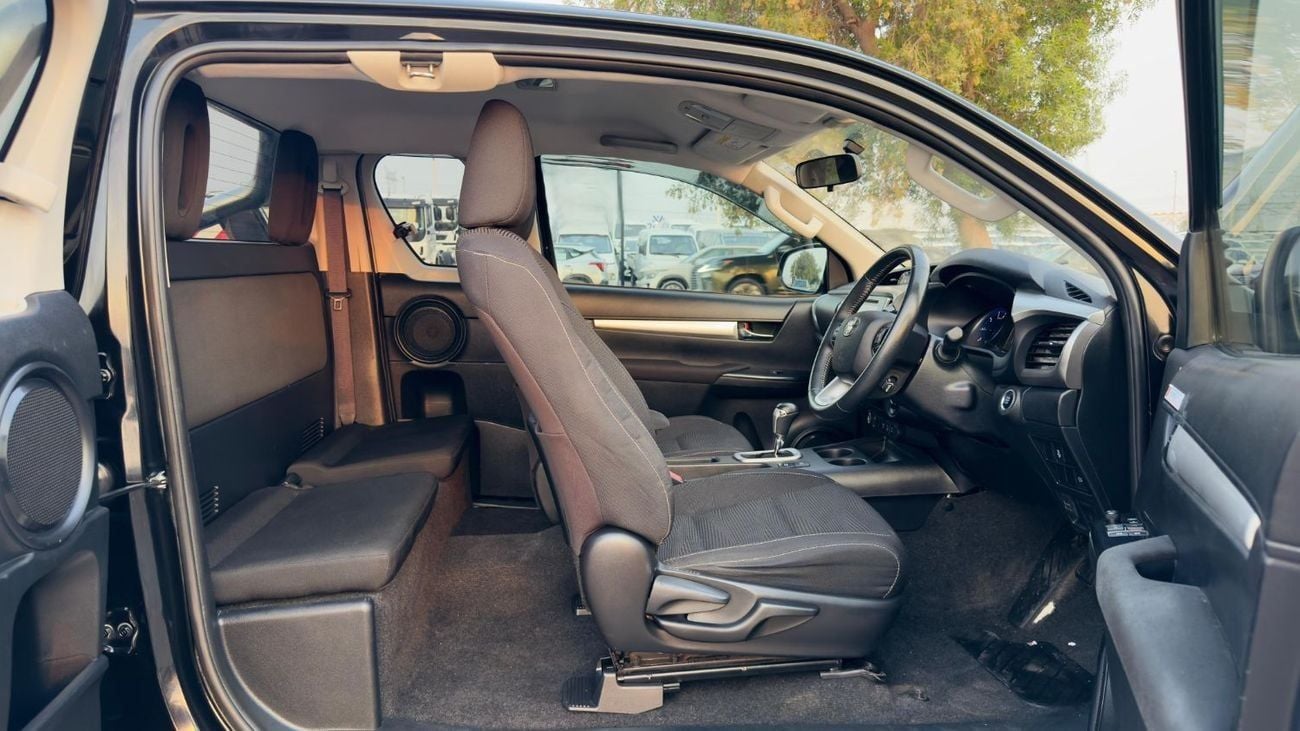 تويوتا هيلوكس 2018 HILUX SMART CAB – RHD | 4WD POWER | AUTO TRANS | CRUISE | ROLL BAR | ADVENTURE