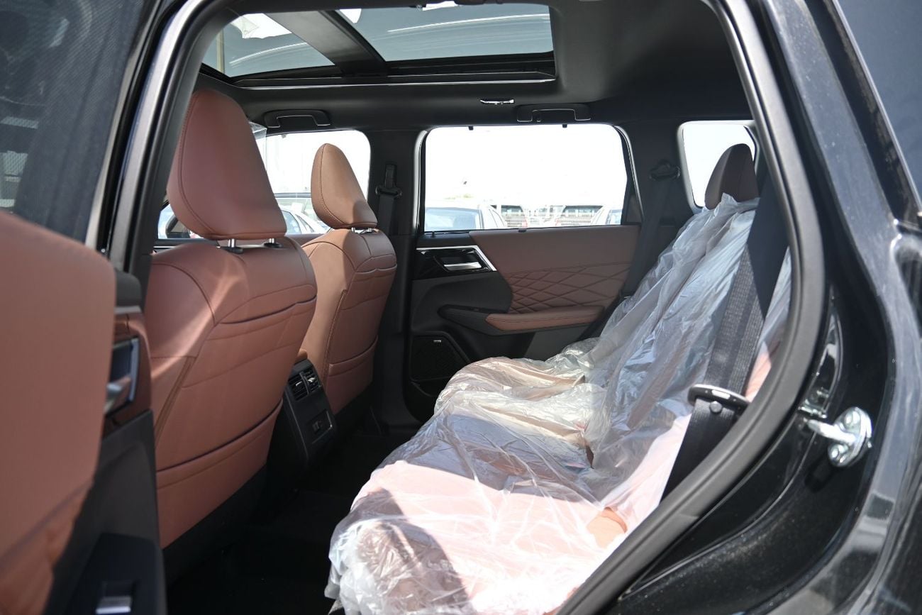 ميتسوبيشي آوتلاندر Mitsubishi Outlander P-Line, 2.5L Petrol 4WD, Model 2026, Color Black