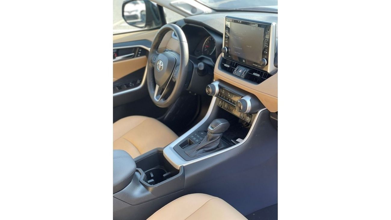 Toyota RAV4 2022 Toyota Rav4 XLE Premium Full Option - 2.5L V4 - 4x4 AWD -