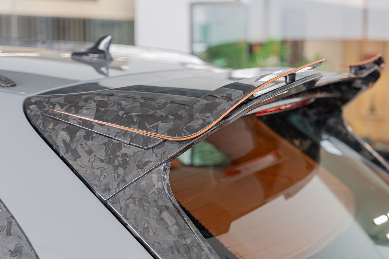 Bentley Bentayga ORIGINAL MANSORY  Bentayga - Crystal-Cut Headlights, Carbonado Evo Bespoke Carbon Exterior - 2025