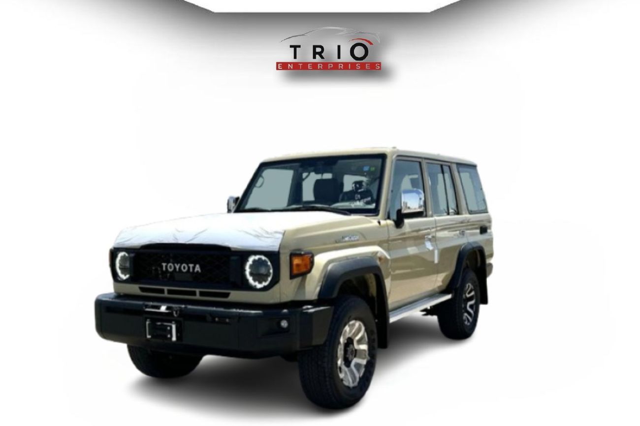 تويوتا لاند كروزر 70 2025 TOYOTA LAND CRUISER 76 SERIES 2.8L DIESEL 5 DOOR FULL OPTION WITH ALLOY WHEELS , COOL BOX , LED