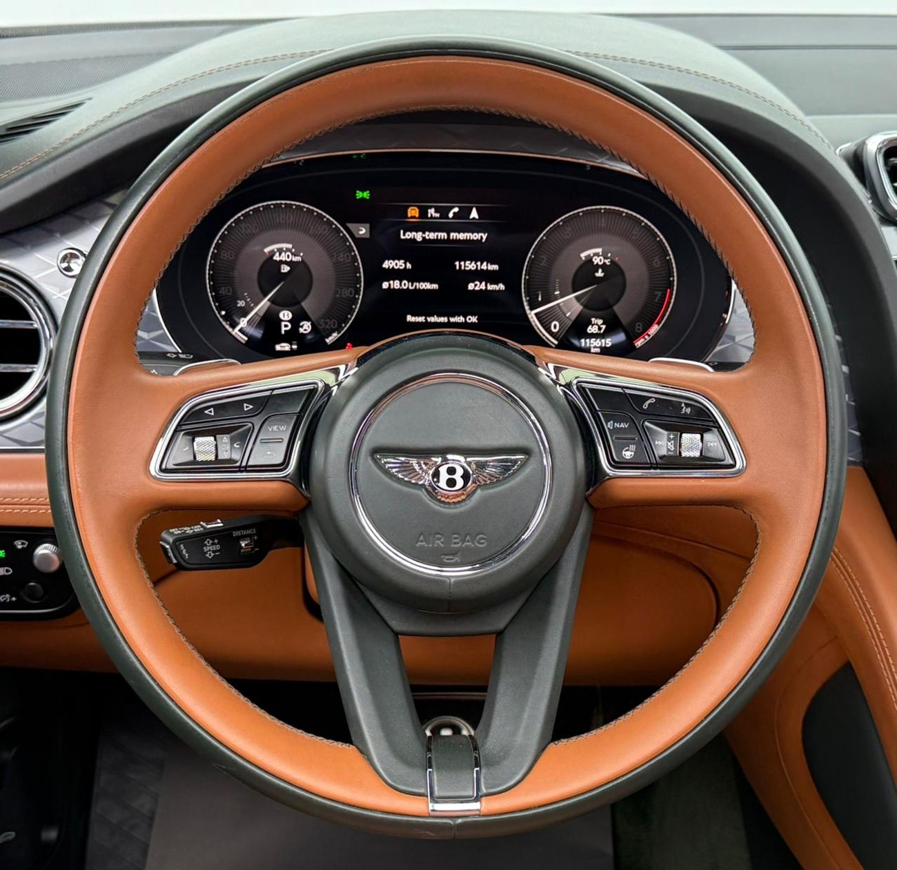 Bentley Bentayga S 4.0T 2022 Bentley Bentayga S, 2027 Bentley Warranty, Full Bentley Service History, GCC