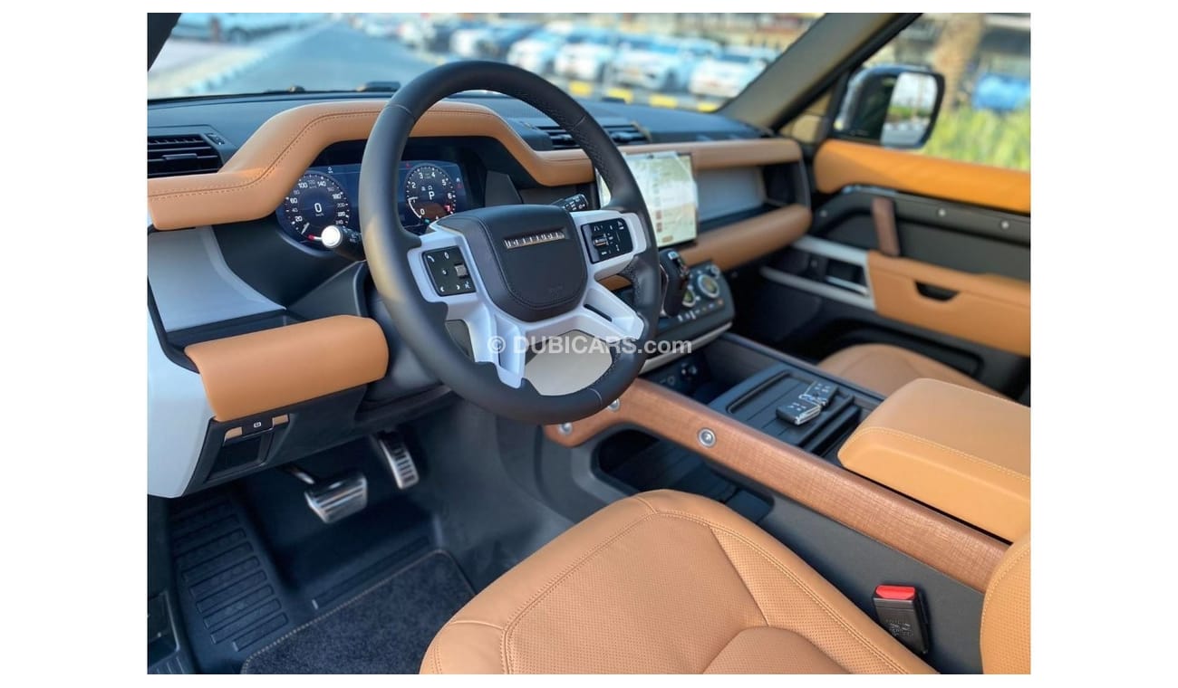 Land Rover Defender BLACK TAN GCC SPEC UNDER WARRANTY AND SERVICE