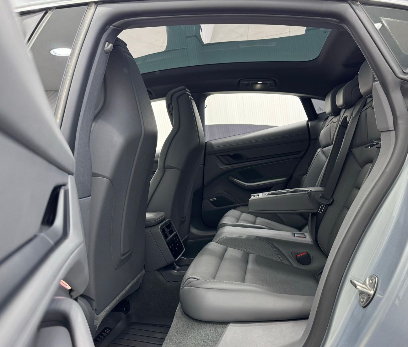 بورش تايكان 2024 Porsche Taycan 4S, 2 Year Porsche Warranty, 8 Years Battery Warranty, Full Service History, GCC